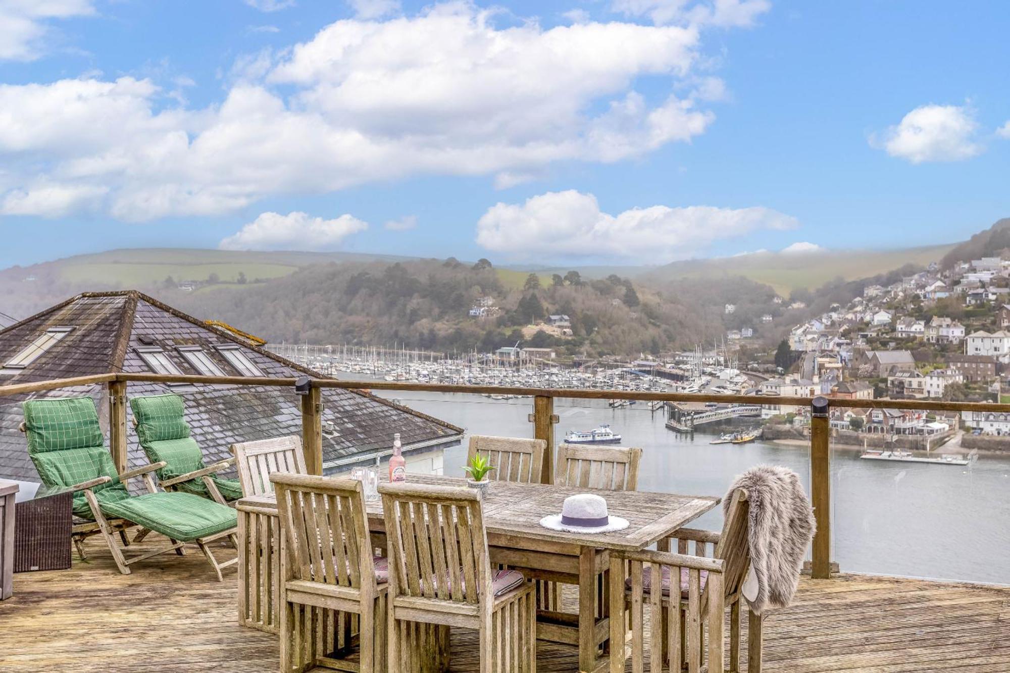 Uphigh - Elevated Family Home With Stunning River Views Dartmouth Zewnętrze zdjęcie